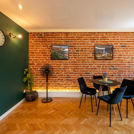 Atlas Arena Brick Loft By Bookinghost Daire Łódź